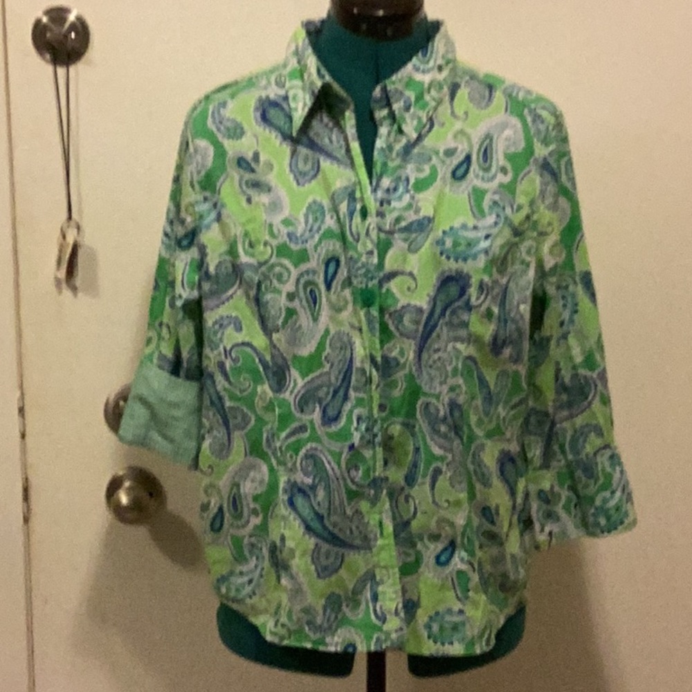 REBECCA MALONE Green Paisley print top Med w/roll up sleeves w/gingham trim